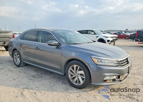 2018 Volkswagen Passat Se z USA, uszkodzony, nr VIN 1VWBA7A30JC007387